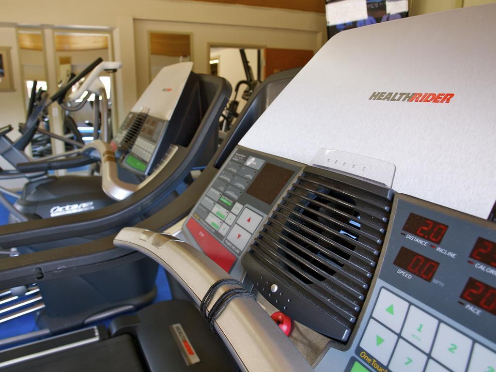 Ypc Fitness & Accomodations Invermere Pokój zdjęcie