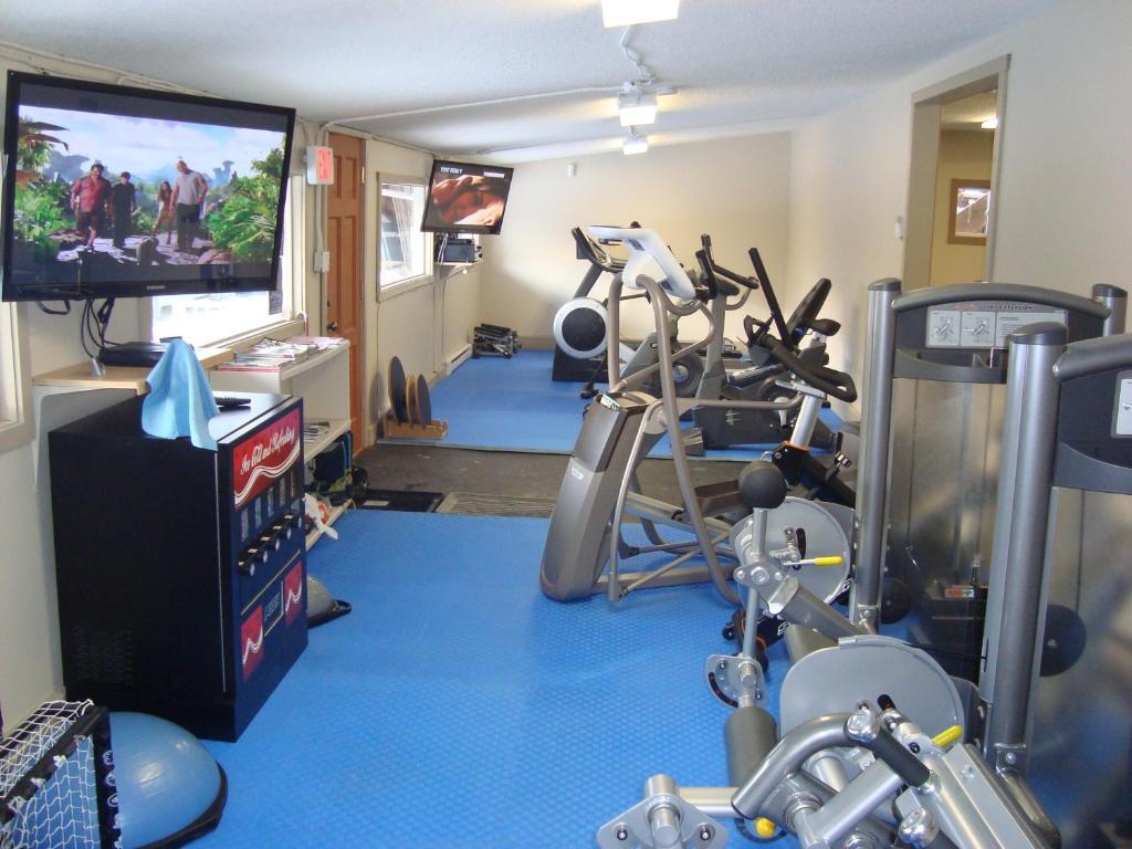 Ypc Fitness & Accomodations Invermere Zewnętrze zdjęcie