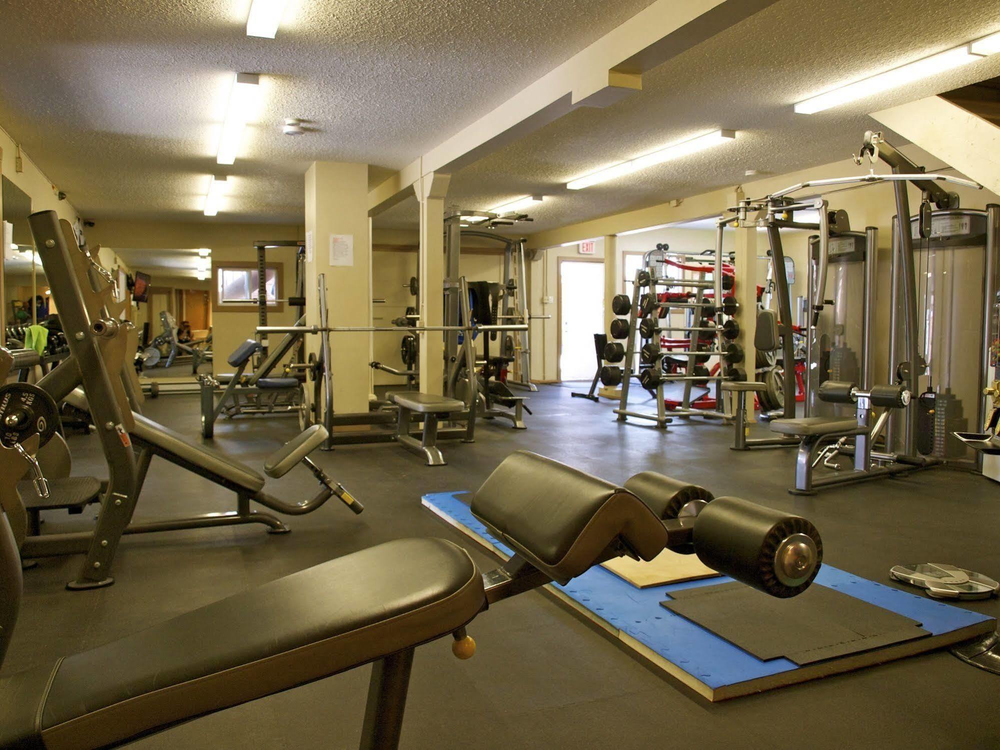 Ypc Fitness & Accomodations Invermere Zewnętrze zdjęcie